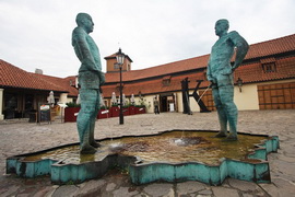 Скульптуры Давида Черны